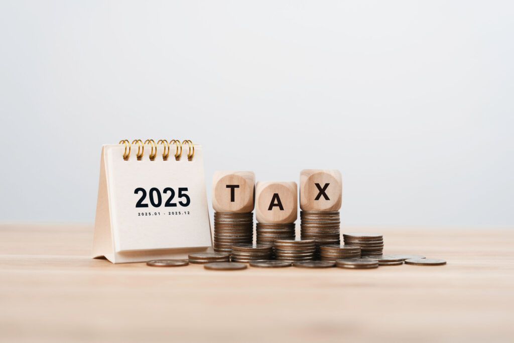 Kalender 2025 met belasting berekening concept